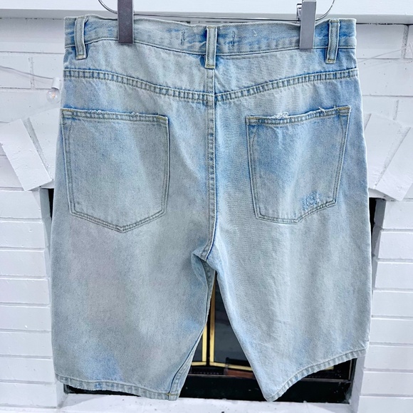 TOPMAN Distressed Denim Slim Shorts - Picture 2 of 4